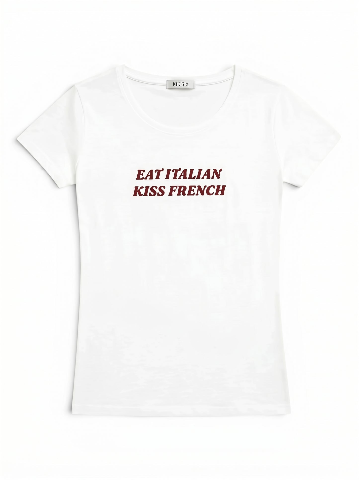 Balti marškinėliai „Eat Italian Kiss French“ Kikisix baltame fone